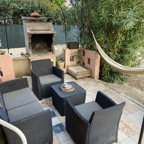 Villa Sorgues, hotel v destinaci Sorgues