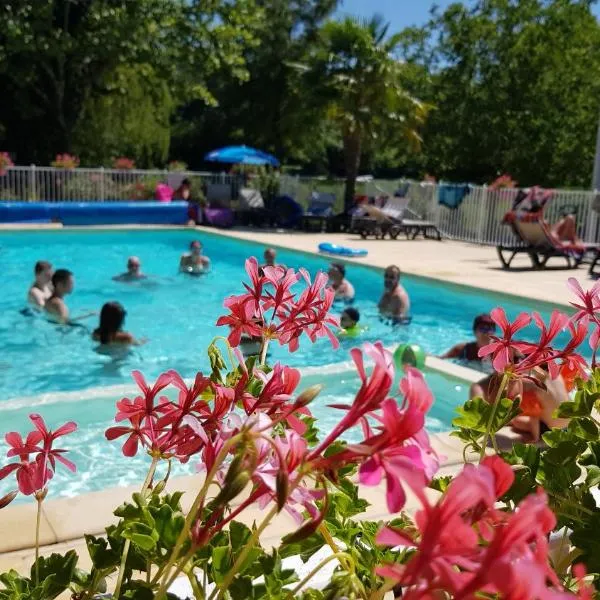Camping LePigeonnier à Miers près du gouffre de Padirac, hotel v destinaci Miers