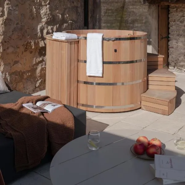 MiHotel - Grenier à Sel de Pérouges, hotel v destinaci Pérouges