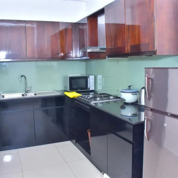 Lotus Luxe Residences, hotel in Kirillapone