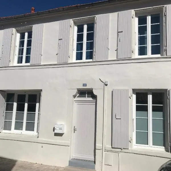 Jolie maison 3 étoiles entièrement rénovée, hotel in Fouras