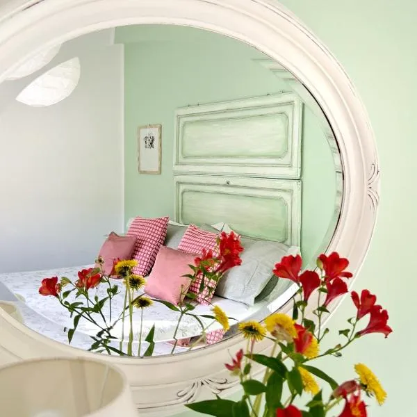 ULIVI - Comodità e tranquillità con Patio e Parcheggio, hotel v destinaci Imperia