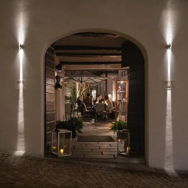 Uve Rooms & Wine Bar, hótel í La Morra