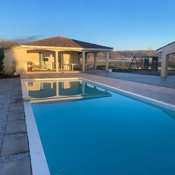 L Ecrin de Lidia close to MEETT Air conditioning Parking, hotel in Aussonne