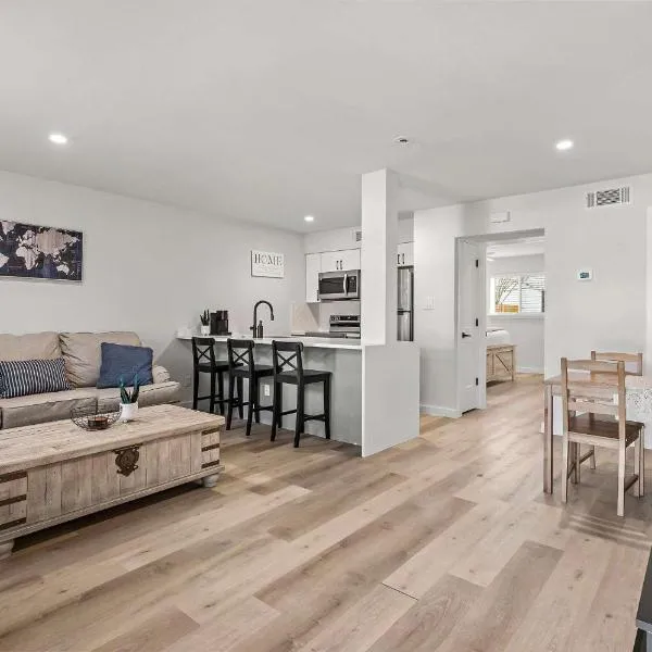 Chic & Stylish 1BR Retreat - Near Zilker Park – hotel w mieście Austin