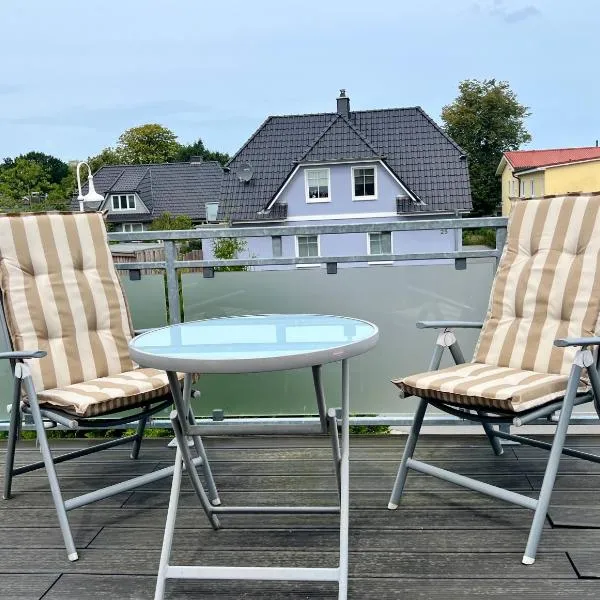 Küstenkoje Red Ferienwohnung mit Balkon in Prerow, hotel Prerowban