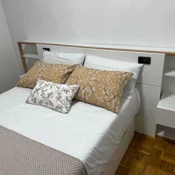 Piso Artur III UNIVERSIDAD, hotel v mestu Ourense