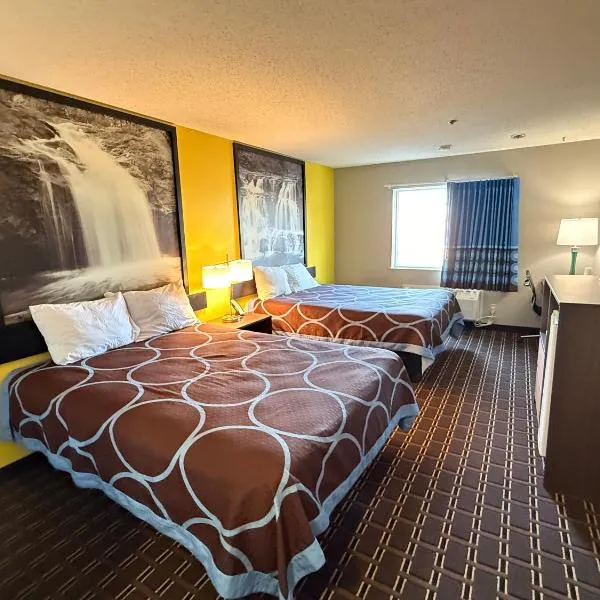 Super 8 by Wyndham Reedsburg, hotel in Reedsburg