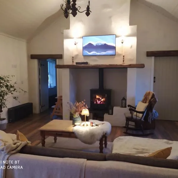 The Red Bridge Cottage, hotel v destinaci Glenties