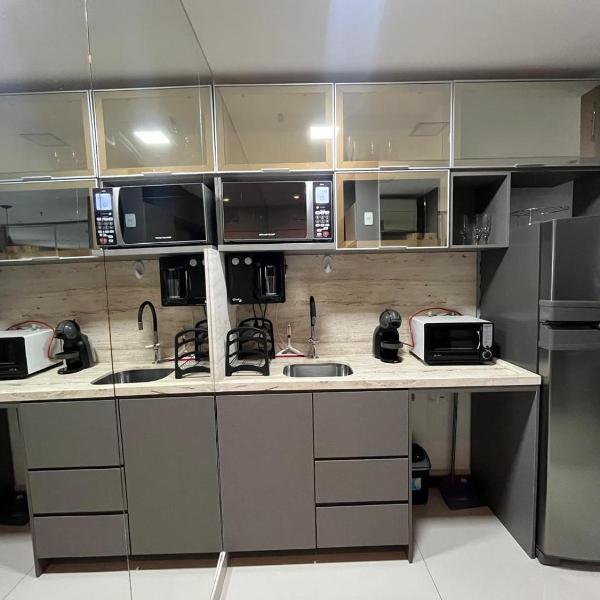 M&V Flats - Prédio Vision - 1,5 km Mané Garrincha - 500m Esplanada dos Ministérios - Vaga de garagem - Ar condicionado - Cama queen size - Piscina - Academia