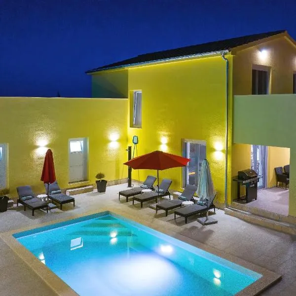 Villa Gaby with Heated Pool, hotel v Božavě