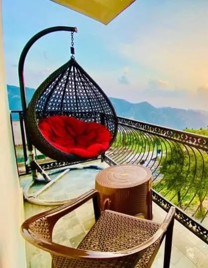 Stayenest Mashobra with balcony view: Mashobra şehrinde bir otel