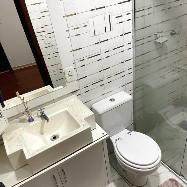 Apartamento Amplo com 2 Suítes - Foto 2