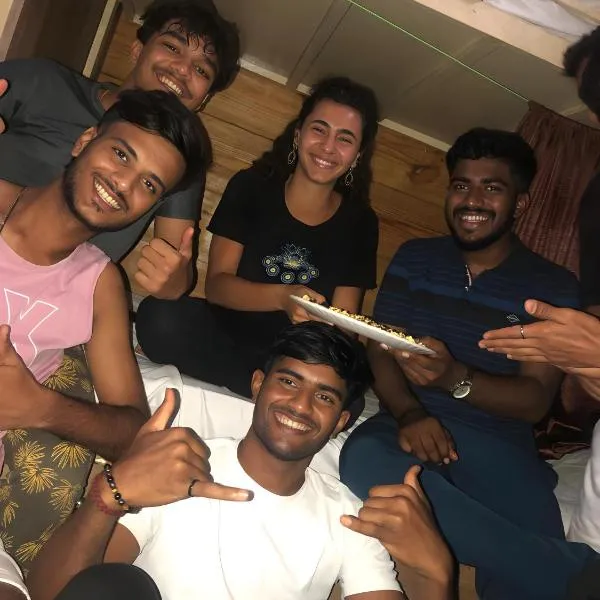 Jeet hostel and Stay Rooms，位于帕罗林的酒店