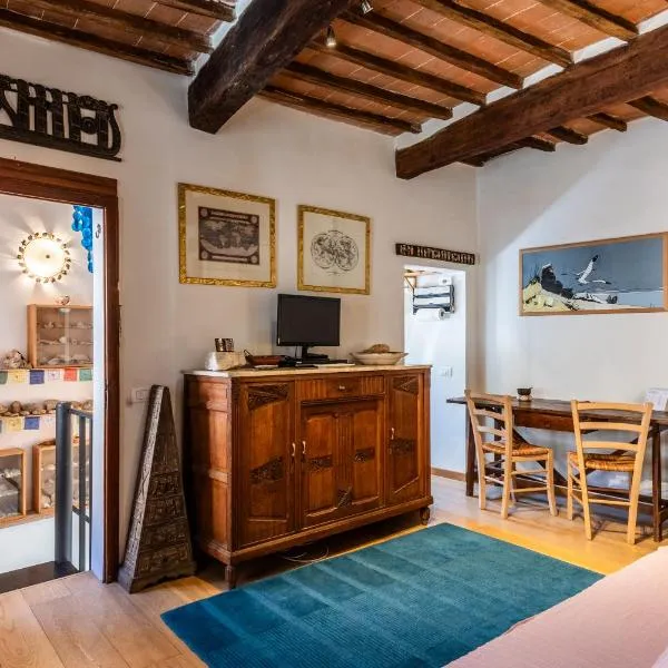 Apartment In The Medieval Village, hotel di Radicondoli