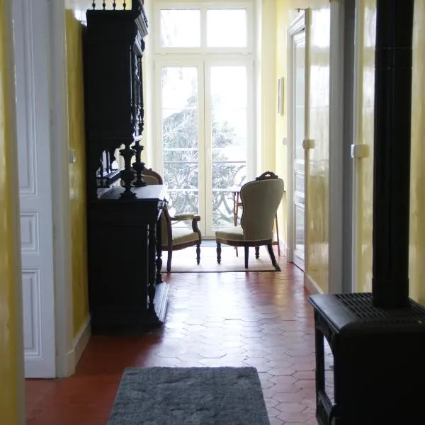 Le charme à la française - Appartement 4 pers, hotel v destinácii La Redorte