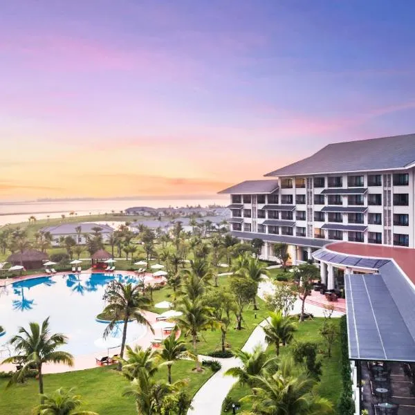 Vinpearl Cua Hoi, Affiliated by Melia, hotel en Cửa Lô