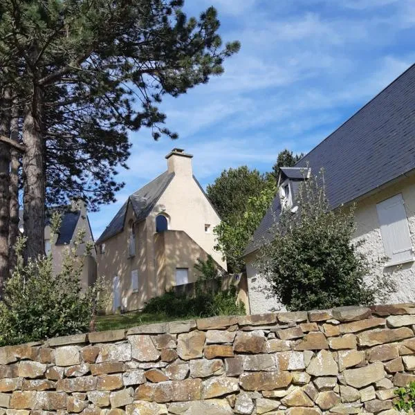 Calmos Cottage, hotel in Barneville-Carteret