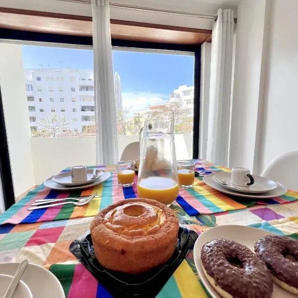 Quarteira Brightness by Homing, hotel in Quarteira