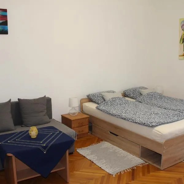 Fecske Apartman, hotel v destinácii Szolnok