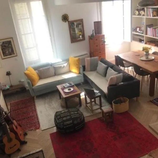100m2 beautiful appartment in Aix City Center-with free parking, hotel v Aix-en-Provence