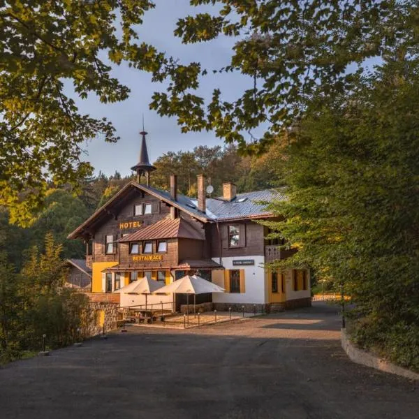 Hotel Lovecký zámeček Orion, hotel in Liberec