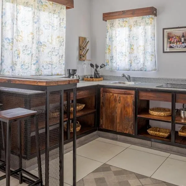 Cuatro cabañas 4,5,6 y 7 y una casa de dos pisos, готель у місті Alto Boquete