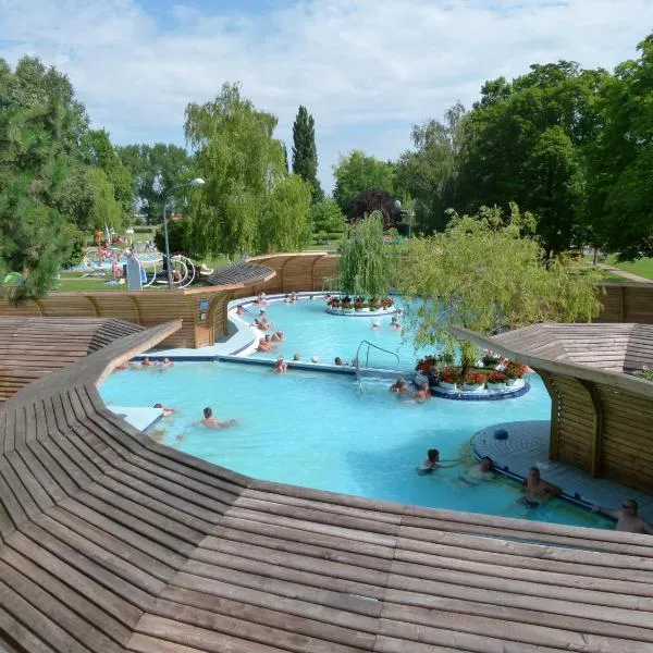 Thermál Apartmanház, hotel v destinaci Komárom