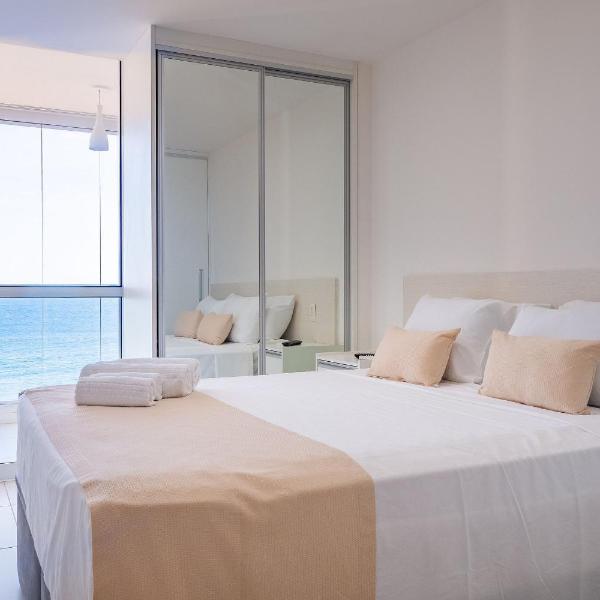 Quarto e Sala Vista Mar a 300m do Farol da Barra