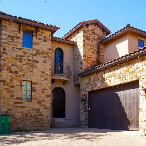 Walk to Boat Launch Stylish Austin Gem