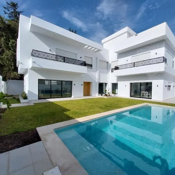 Villa luxueuse en famille Hammamet, hotel in Hammamet Sud