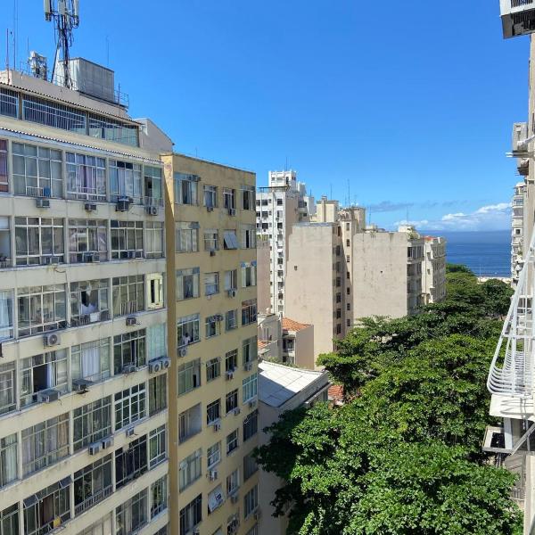 Lindo apartamento de alto padrão a duas quadras da praia de Copacabana