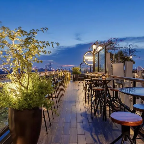 La Mejor Hotel & Sky Bar, hotel u Hanoju
