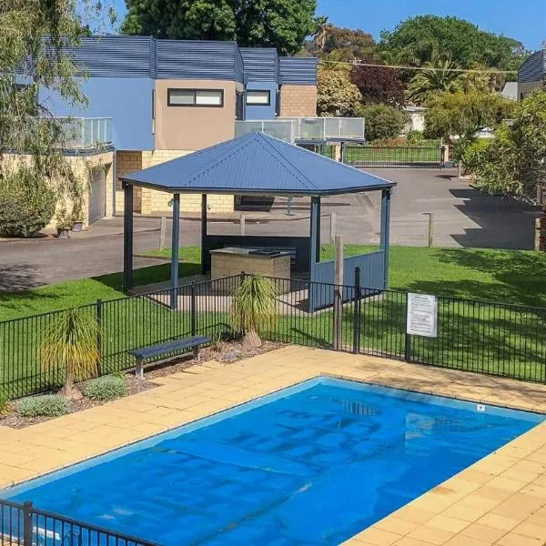 Brooklya by the Beach、カウズのホテル