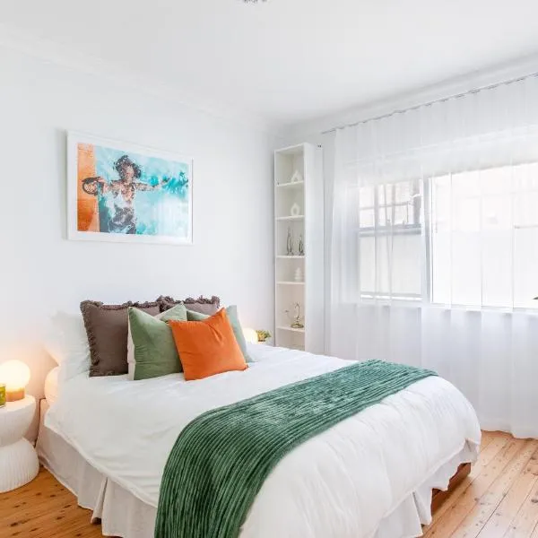 Lucky's Coastal Retreat, 2 bedroom apartment and parking、クロヌラのホテル