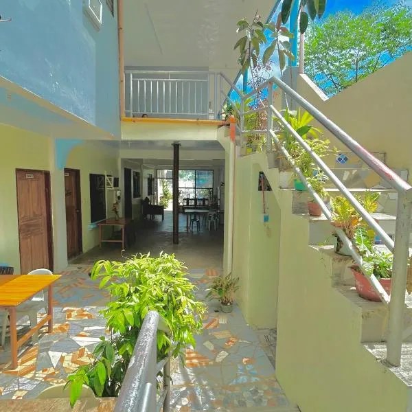 Carillo guest house, hotel v destinaci Coron