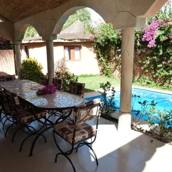 Villa Dallie, hotel v destinaci Saly Portudal