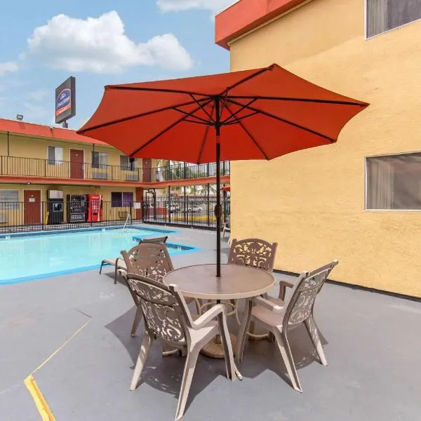Howard Johnson Suites by Wyndham San Diego Chula Vista BayFront, hotel v destinaci Chula Vista