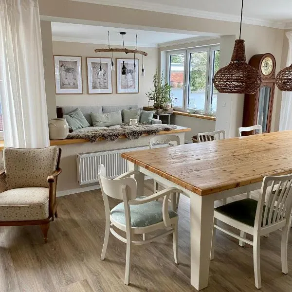 Ferienhaus Strandleben trifft Kleinstadtleben, hotel i Lütjenburg