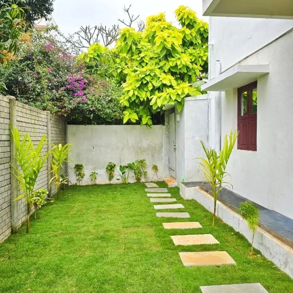 Le beach villa prop inn, hotel v destinaci Kottakupam