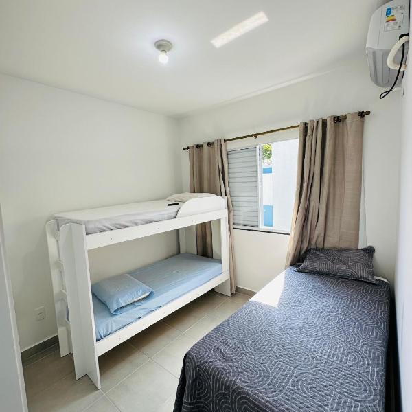 Aconchego da Alê em Porto, Ar condicionado e Piscina, Apartamento inteiro, Cozinha completa, Wifi, 02 Quartos confortáveis, travesseiro nasa , Colchão confortável ideal para férias descanso lazer ou negócios - Foto 2