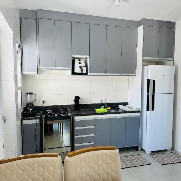 Aconchego da Alê em Porto, Ar condicionado e Piscina, Apartamento inteiro, Cozinha completa, Wifi, 02 Quartos confortáveis, travesseiro nasa , Colchão confortável ideal para férias descanso lazer ou negócios - Foto 5