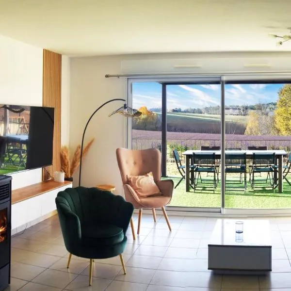 Maison Premium Hyper Calme - Joliment décorée avec vue dégagée - Jacuzzi Chauffé - Salle de jeux - Proche de toutes commodités, hotel in Montélimar