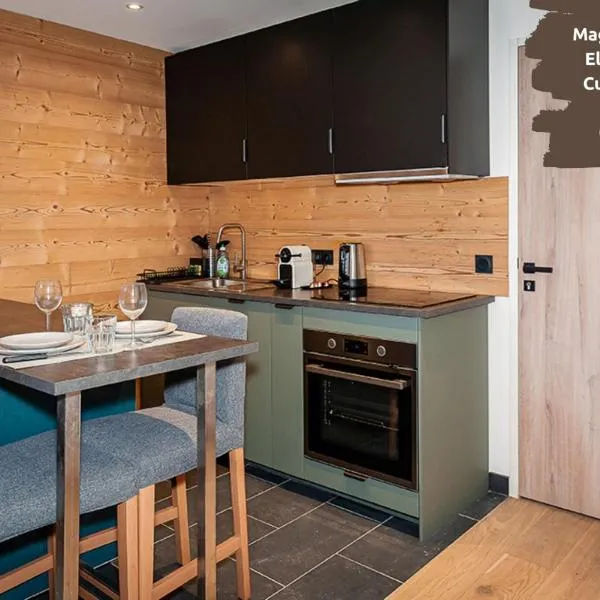 Huez - Cosy - Chaleureux - Calme - Wifi, hotel in Le Bourg-dʼOisans