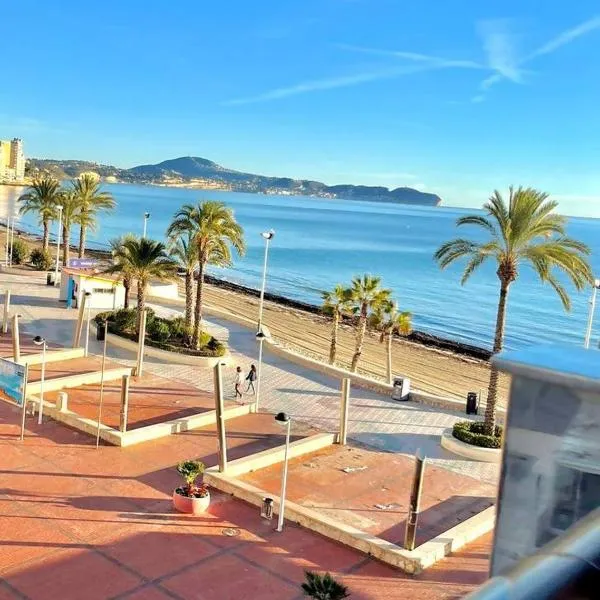 Relax e impresionantes vistas en apto1a línea, hotel in Calpe