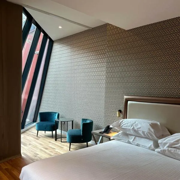 Caruso Place Luxury Rooms & Suites, hotelli Napolissa