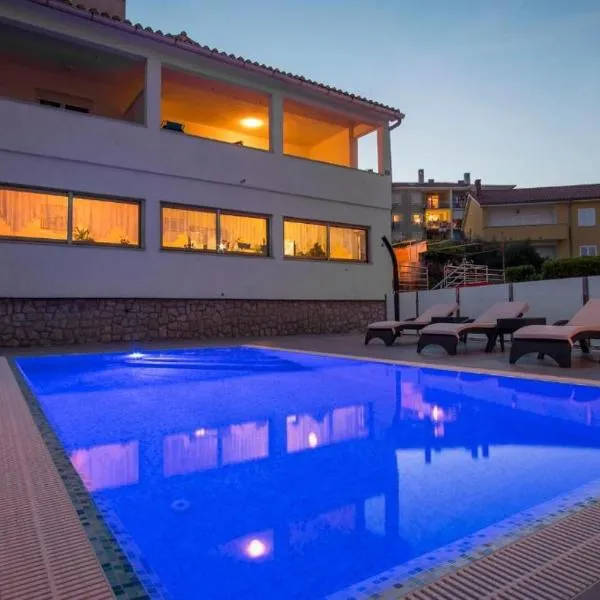 Apartmants and Rooms Velnić, city Krk, hotel em Krk