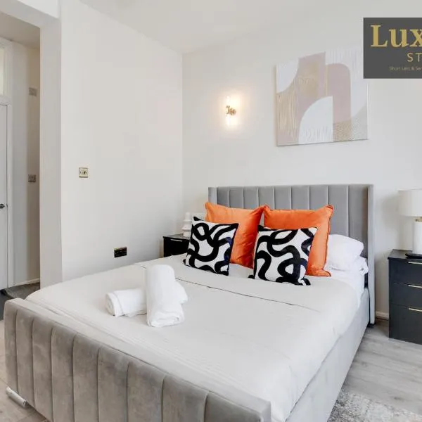 Chic & Stylish Studio City Centre Nr High St by Luxiety Stays, hotel in Southend-on-Sea