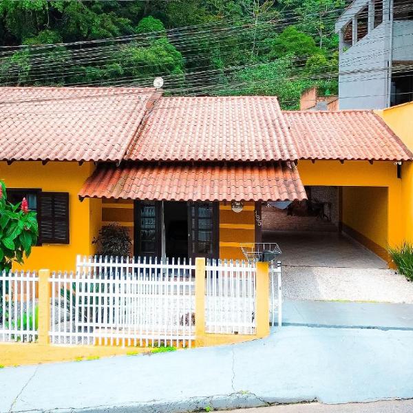 Casa espaçosa com churrasqueira