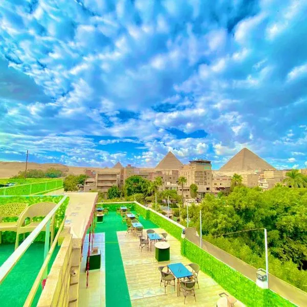 Giza Pyramids view hotel, hotel in Giza